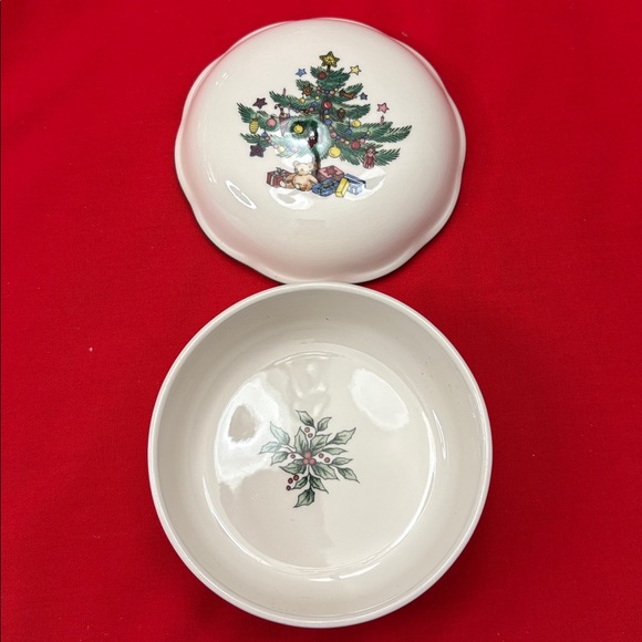 Nikko Christmastime Trinket Box - Picture 3 of 4